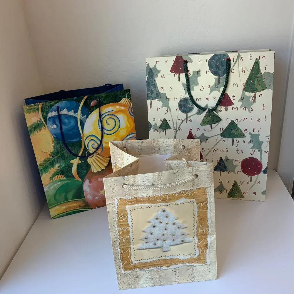 Gift Bags Set of 6 Christmas Holiday Ornament Assorted 6 PC Assorted Sizes